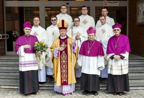 Siedmiu nowych księży. Jeden z nich trafi do rudzkiej parafii